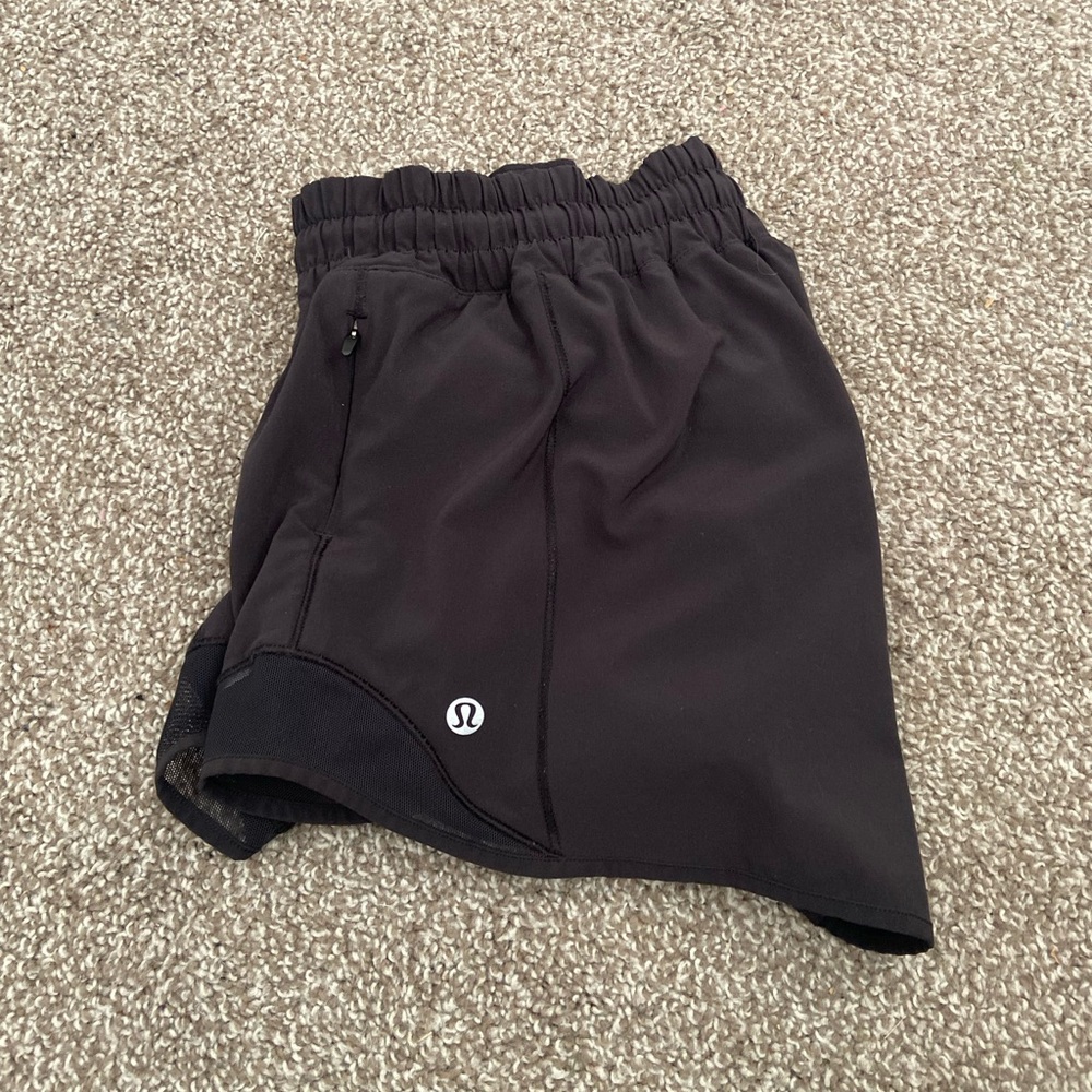 Black Lululemon Hotty hot shorts - Picture 3 of 6